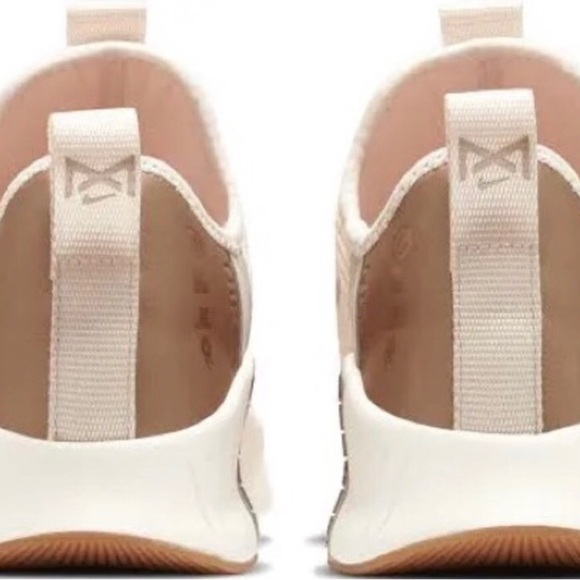 NWT! Nike women’s Free Metcon 3 Training shoes size 9 - Picture 2 of 4